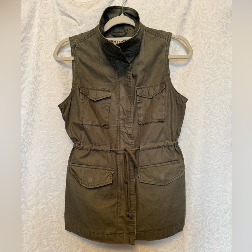 Sleeveless Utility Vest